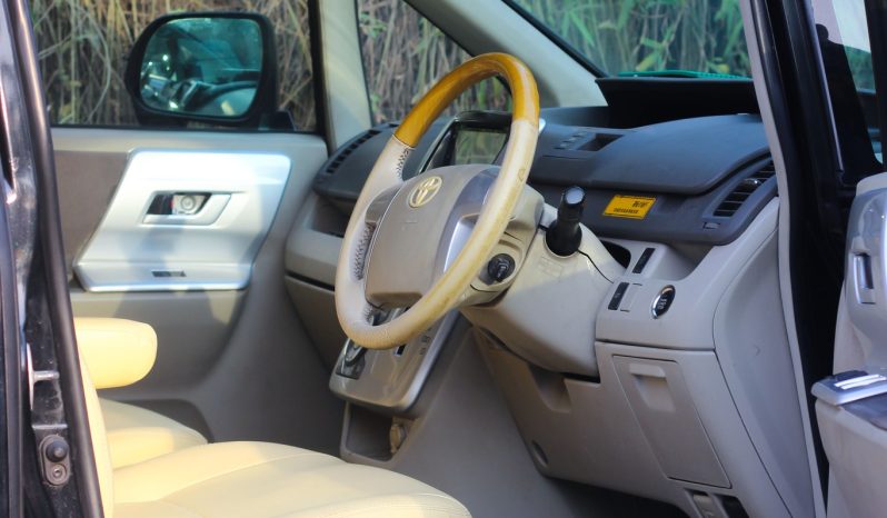 Toyota Noah 2013 full